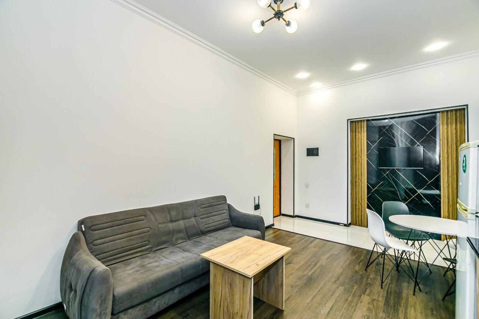 M Estate. 2 Room Home In Targovu Баку Экстерьер фото