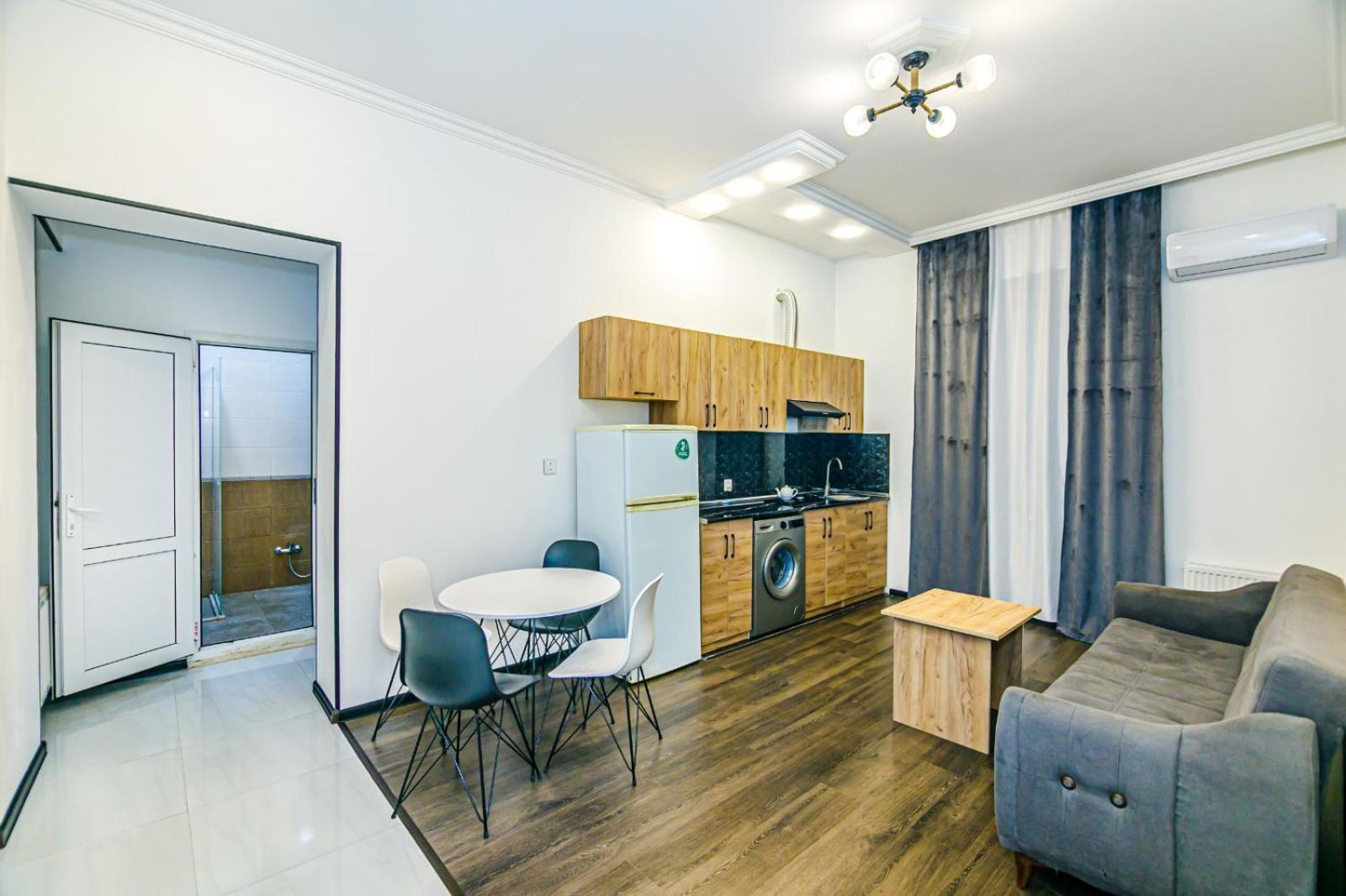 M Estate. 2 Room Home In Targovu Баку Экстерьер фото