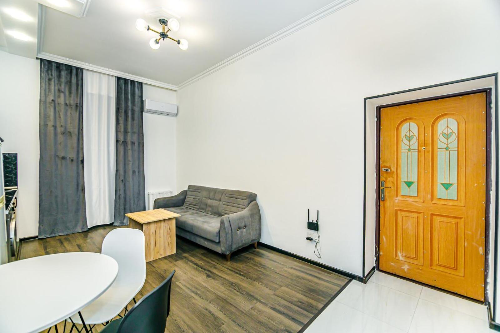 M Estate. 2 Room Home In Targovu Баку Экстерьер фото